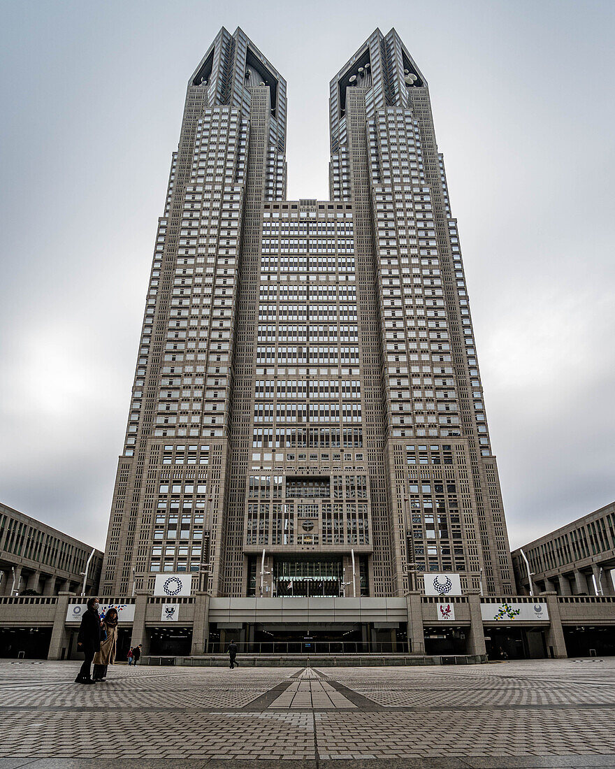 Blick auf das Tokyo Metropolitan Government Building in Tokio, Japan, Asien