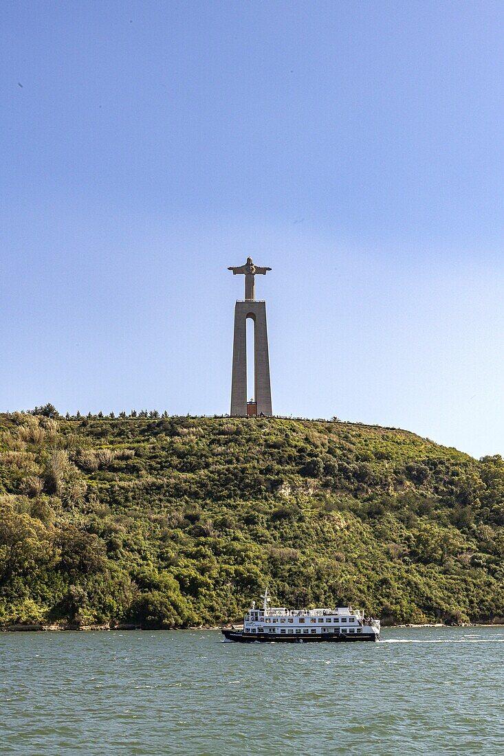 Cristo Rei, die Christusstatue von Lissabon. Der Cristo Rei ist eines der bekanntesten Monumente in Lissabon.