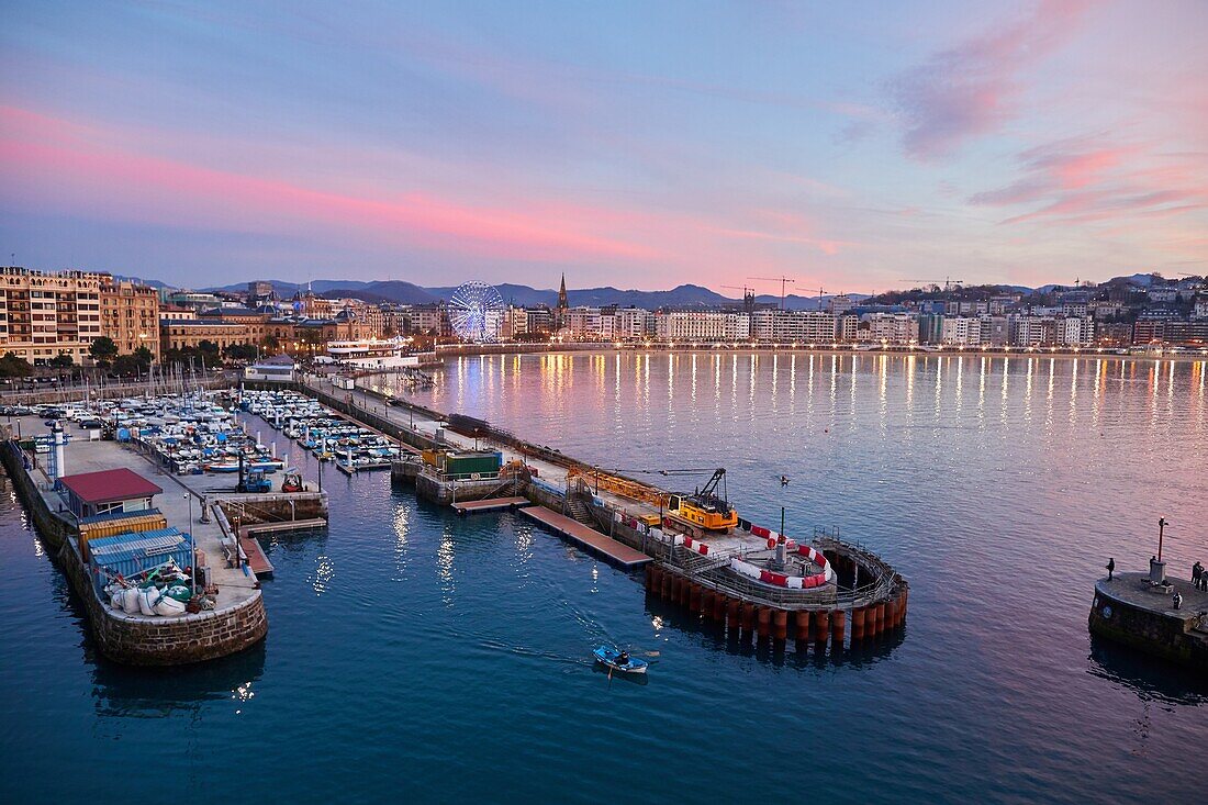 Port,La Concha bay,Donostia,San Sebastian,Gipuzkoa,Basque Country,Spain,Europe