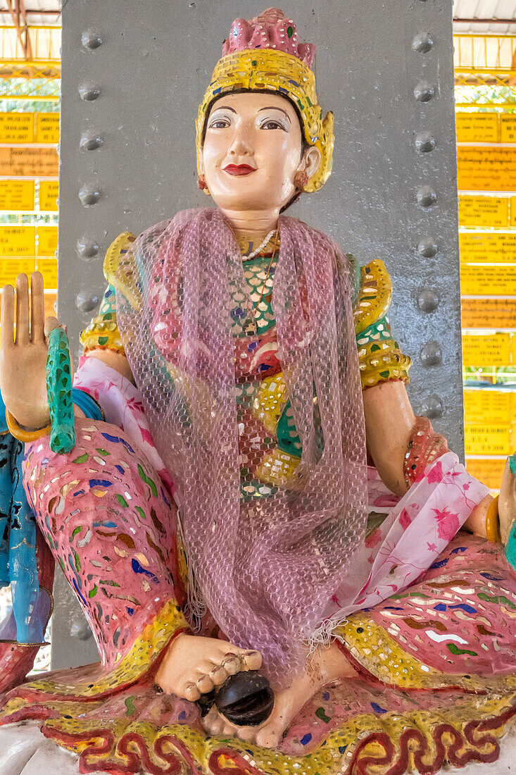 Buddha-Statue im Chaukhtatgyi-Tempel, Myanmar