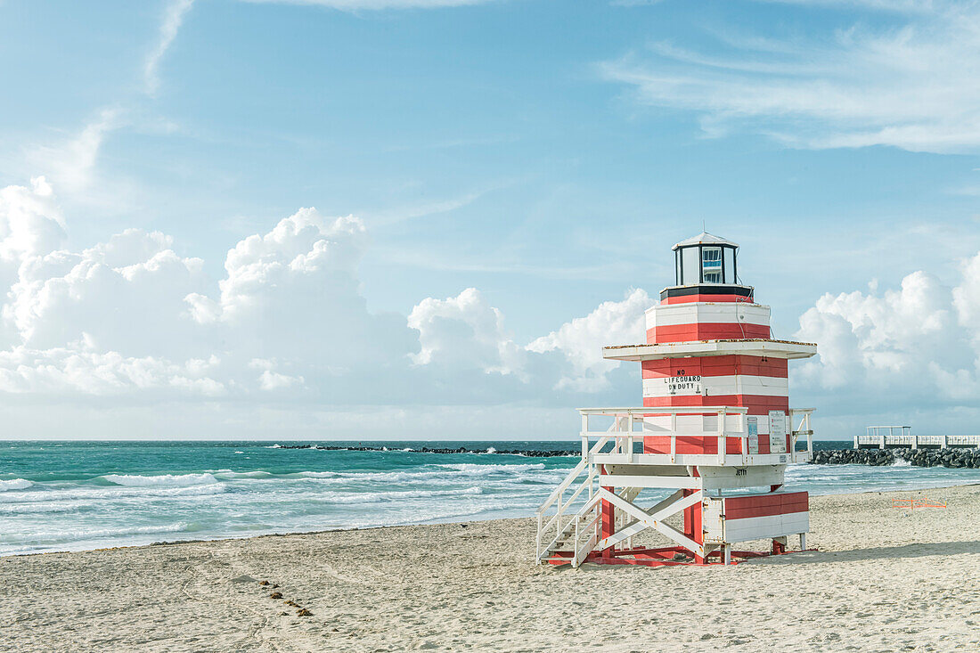 Lifeguard hut on sandy beach, Miami, USA