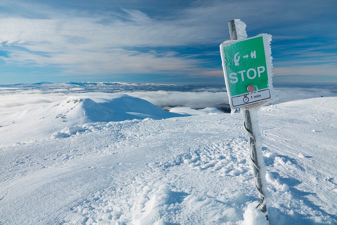 France,Puy de Dome (63),Besse-et-Saint-Anastaise,ski station of Super Besse,Puy de la Perdrix,skiers stop sign.
