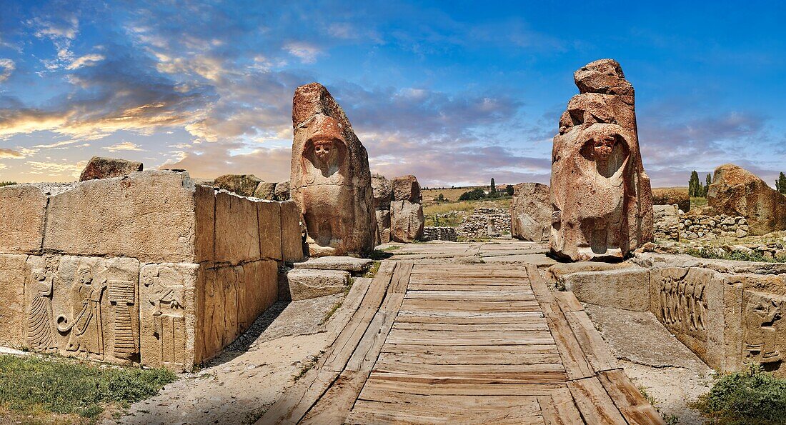 Sphinx-Tor, hethitische Skulptur, Alaca Hoyuk (Alacahoyuk), hethitische archäologische Stätte Alaca, Provinz Corum, Türkei, auch bekannt als Alacahuyuk, Aladja-Hoyuk, Euyuk oder Evuk.