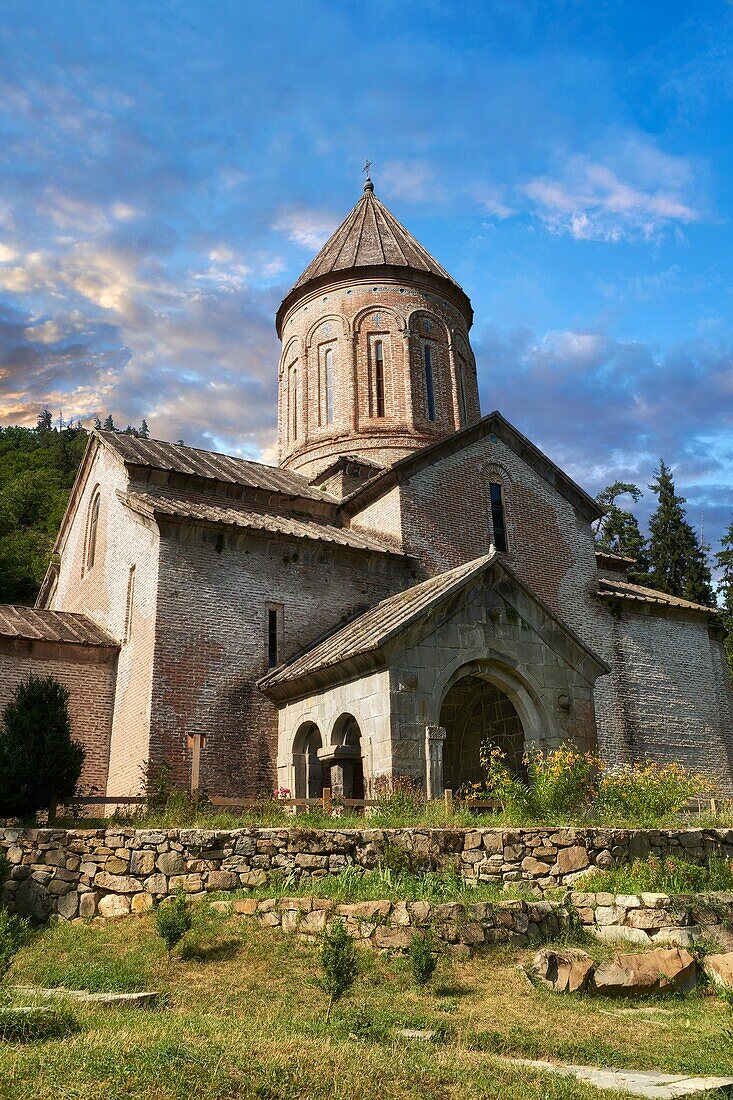 Timotesubani mittelalterliche orthodoxe Klosterkirche der Heiligen Entschlafung (Mariä Himmelfahrt), der Jungfrau Maria gewidmet, 1184-1213, Region Samtskhe-Javakheti, Georgien (Land).
