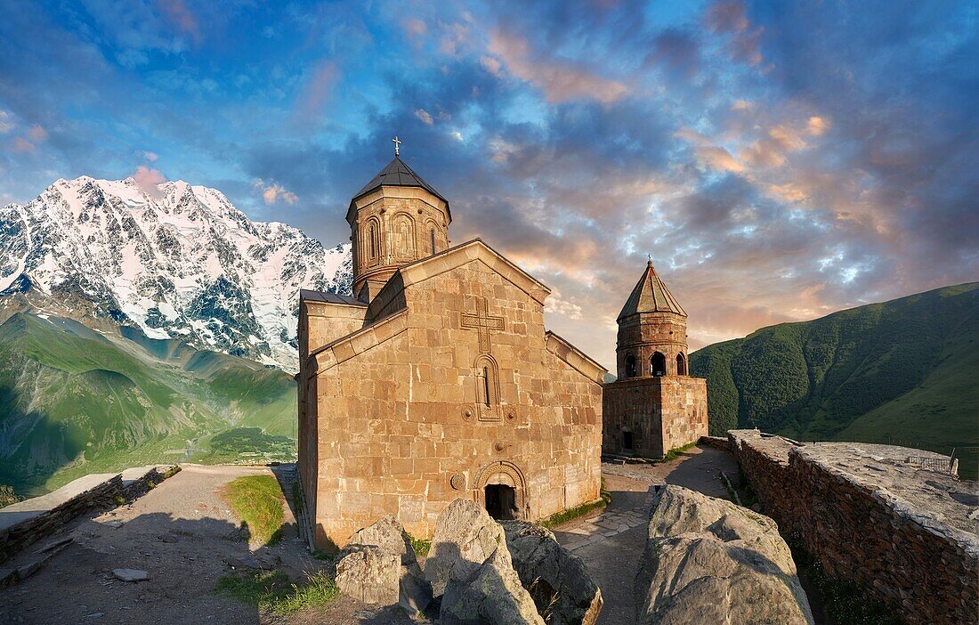 Gergeti Heilige Dreifaltigkeit (Tsminda Sameba) Georgische Orthodoxe und Apostolische Kirche, Georgien