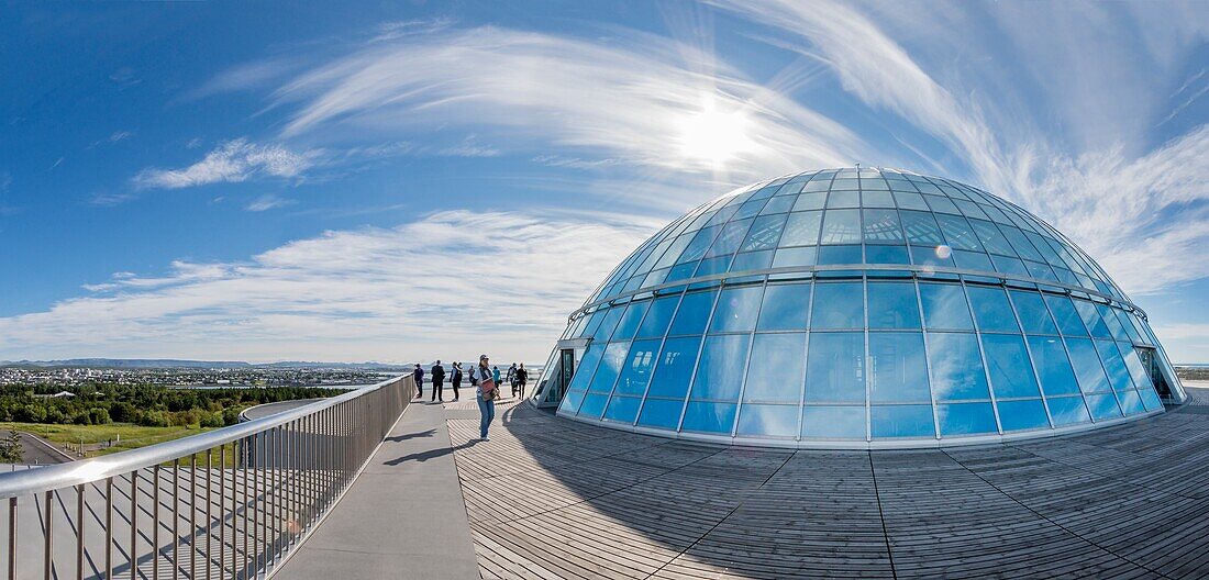 Perlan Museum (The Pearl) Reykjavik, Island. Perlan zeigt die isländische Natur auf einzigartige High-Tech-Weise.