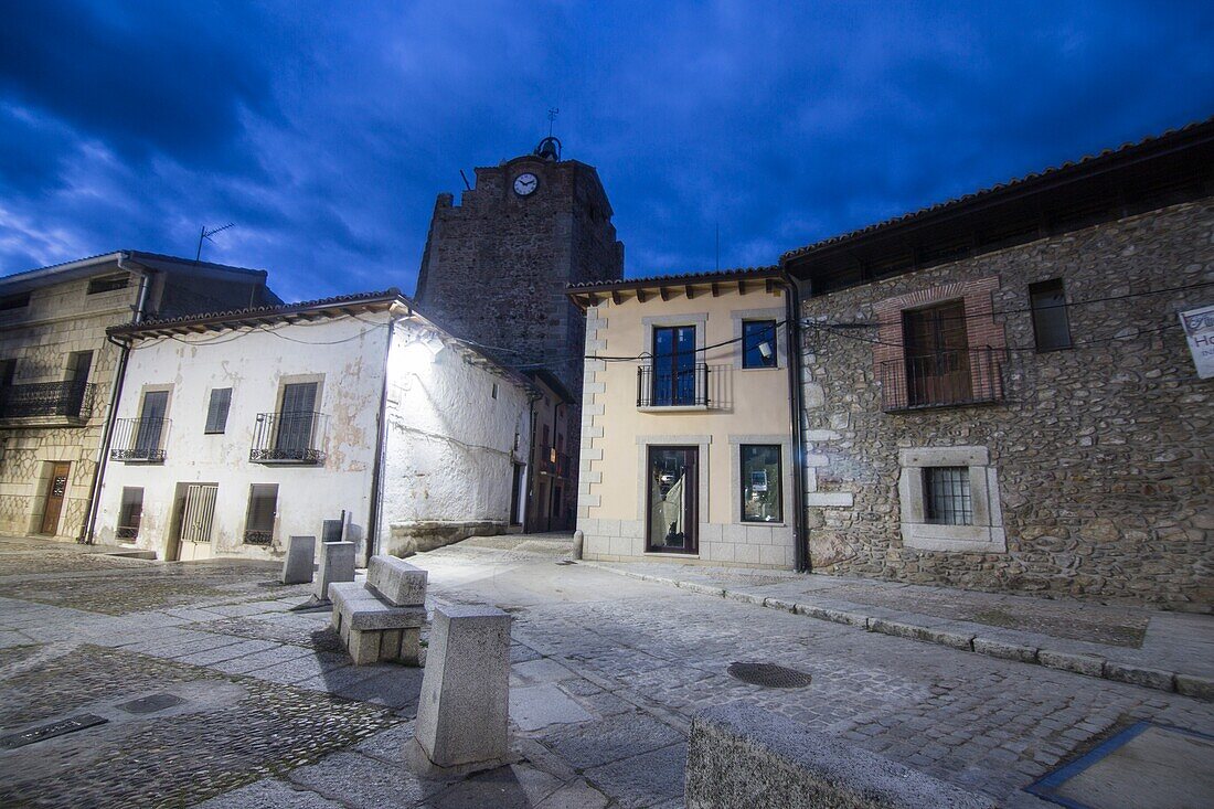 Buitrago del Lozoya ist ein ummauertes Dorf in der spanischen Provinz Madrid.