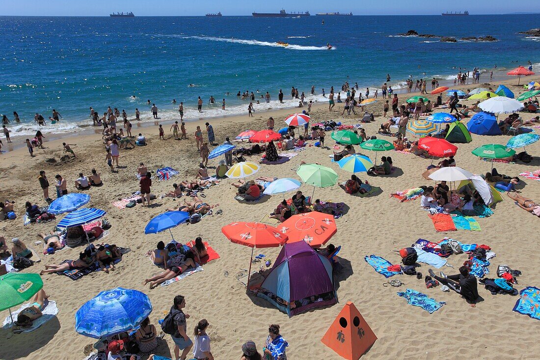 Chile, Vina del Mar, Strand von Caleta Abarca, Menschen, Urlaub,.