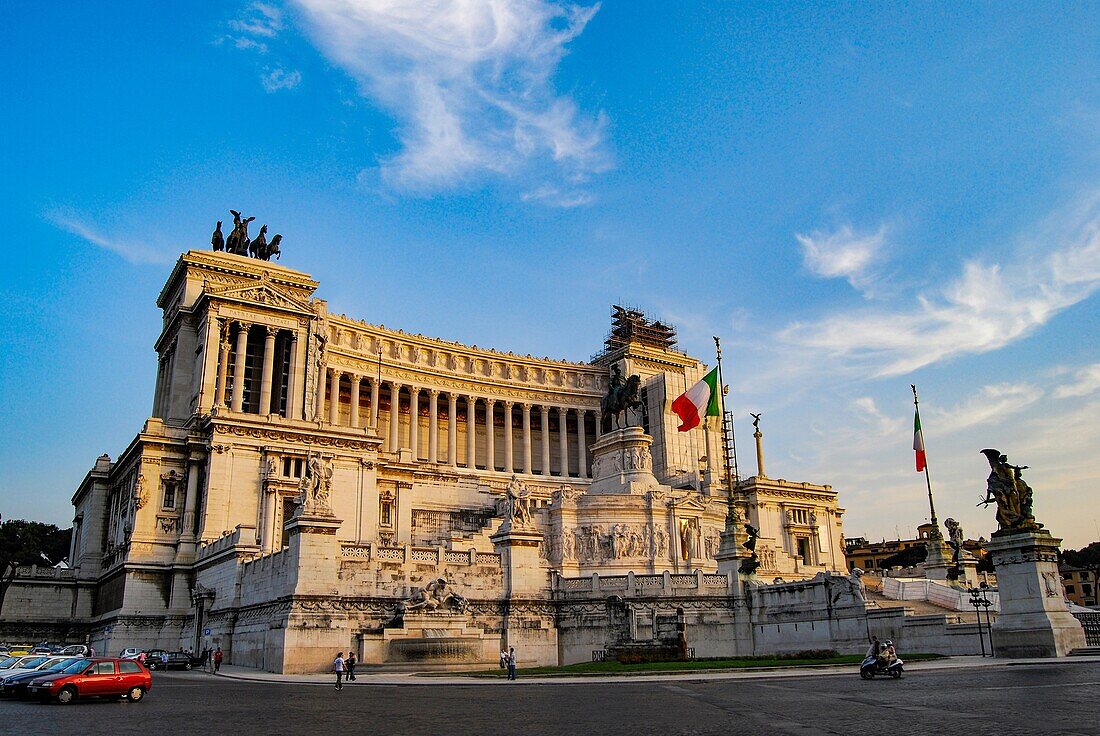 Rom, Italien, Tourist am Denkmal von Vittorio Emanuele II.