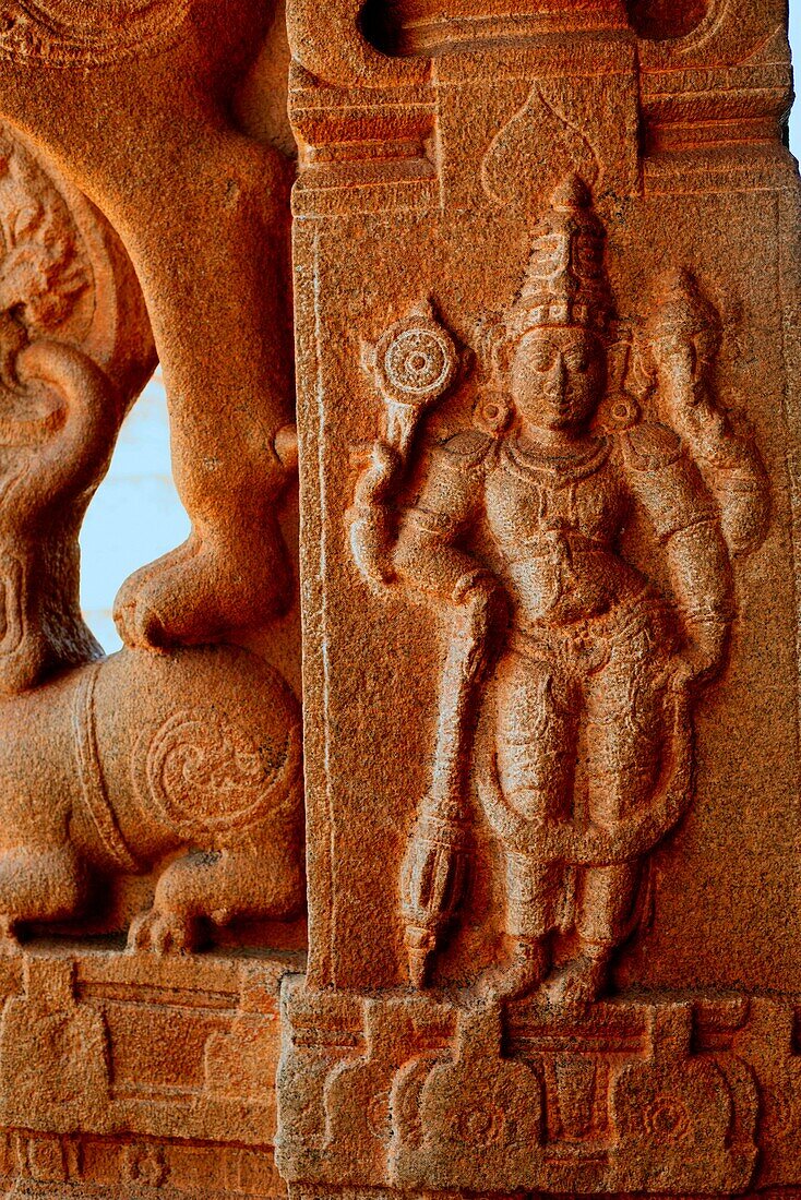 Skulptur von Lord Rama im Vittala-Tempel, Hampi, Karnataka, Indien.