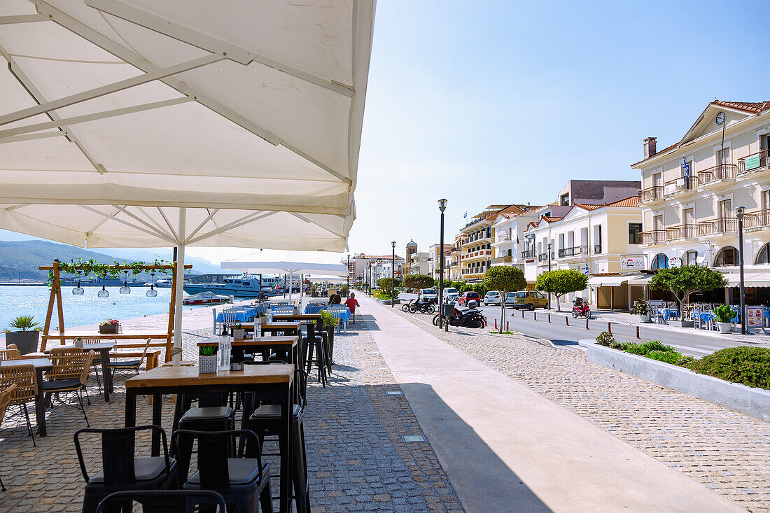 Hafenpromenade in Samos-Stadt auf der Insel Samos in Griechenland