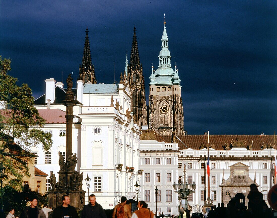 Tschechische Republik. Prag. Hradschin. Präsidentenpalast und Kathedrale von St. Wit