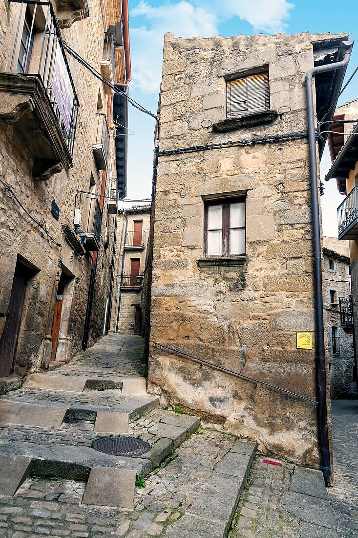 Mittelalterliche Straße in Sos del Rey Catolico. Saragossa. Aragon. Spanien. Europa.