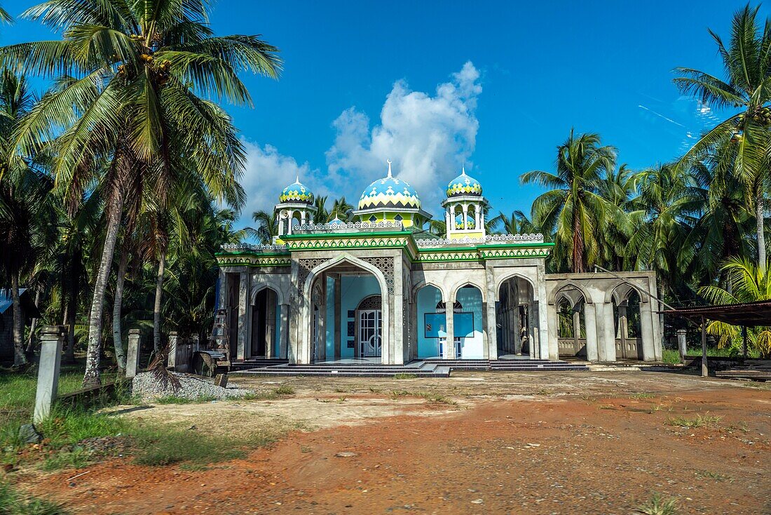 Eine kleine Moschee in der Gegend von Pemangkat, West Kalimantan, Indonesien