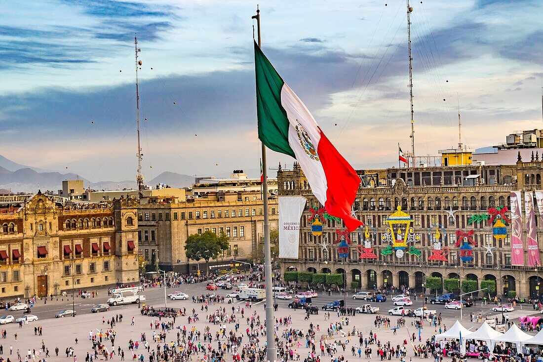 Präsidentenpalast Zocalo, Flagge Weihnachten Mexiko-Stadt Mexiko Zocalo.