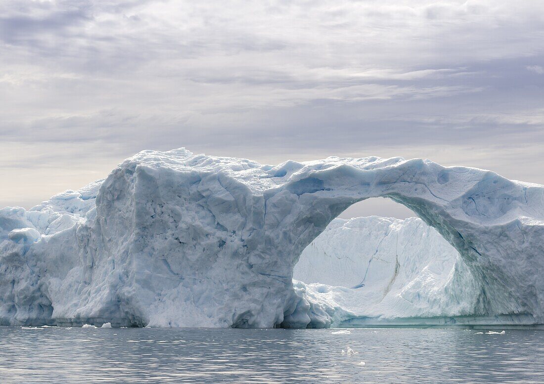 Eisberge in der Diskobucht, Grönland, Dänemark, August.