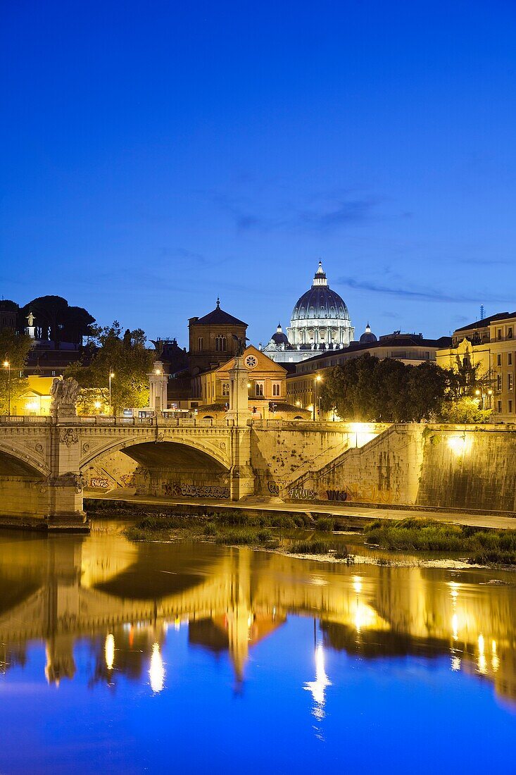 River Tiber and St. Peter's Basilica, Vatican City, Rome, Lazio, Italy, Europe
