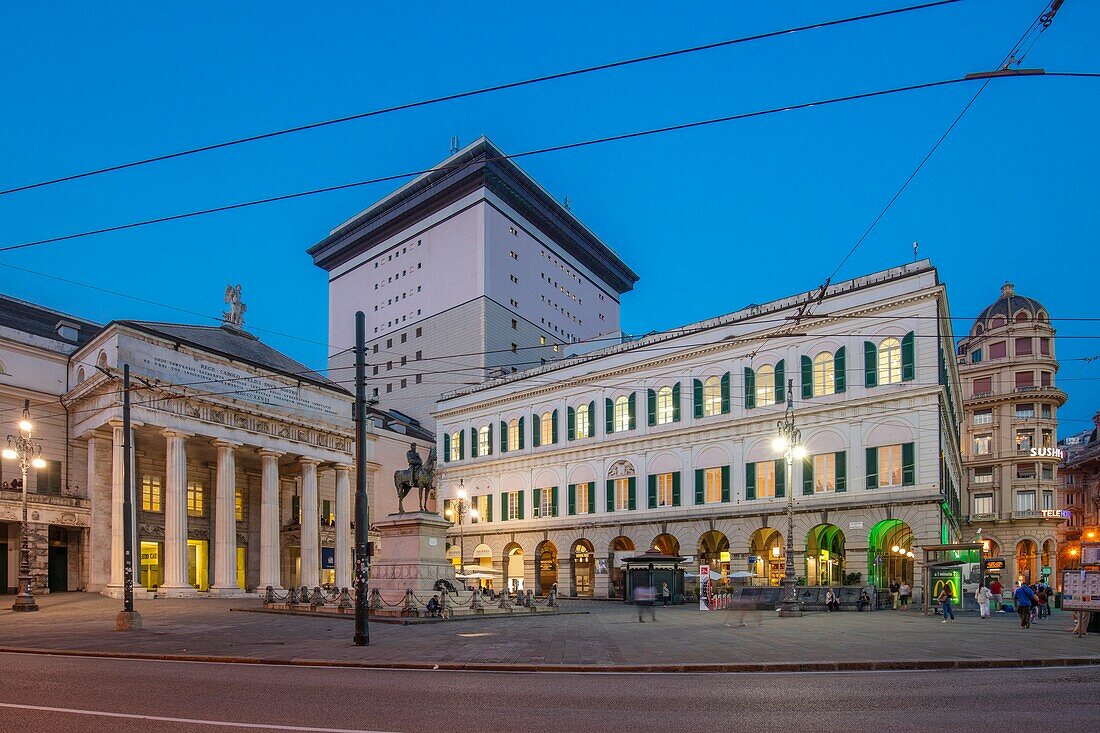 Carlo Felice Theater and Ligustica Academy of Fine Arts, De Ferrari Square, Genova (Genoa), Liguaria, Italy, Europe