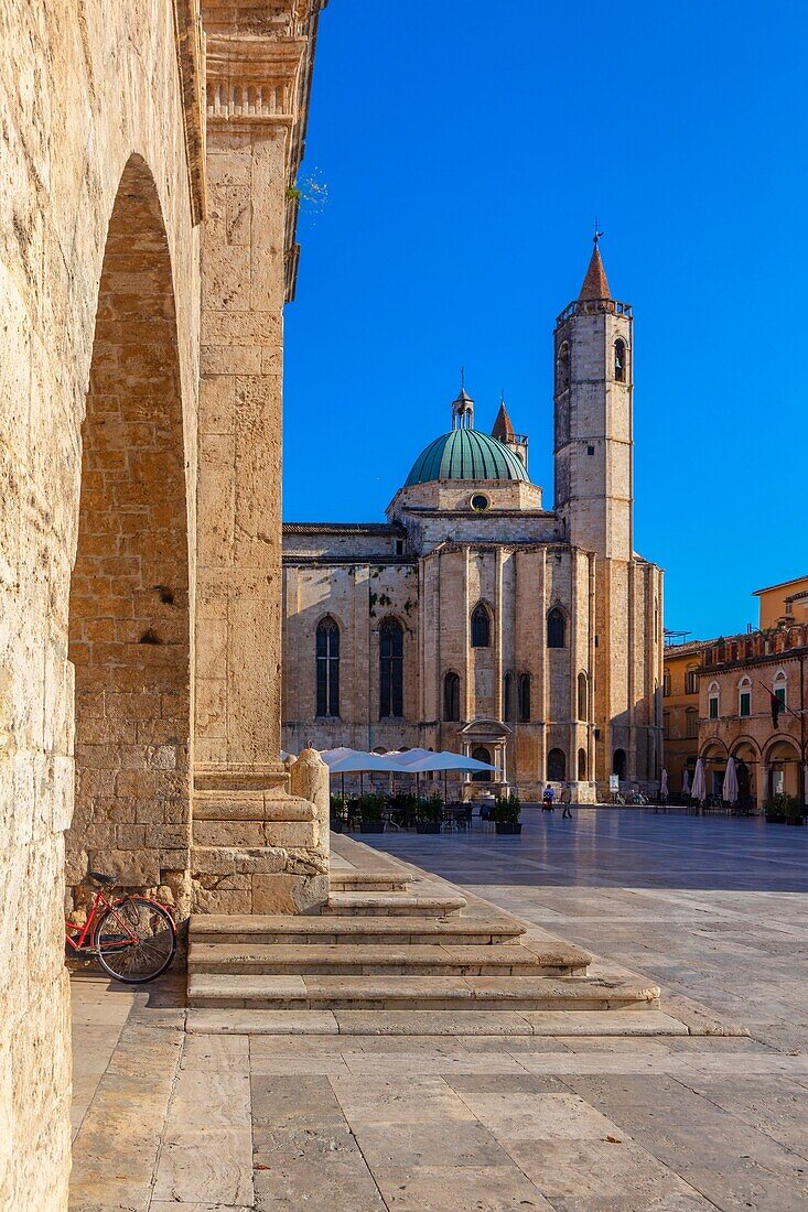 Church of San Francesco, Piazza del Popolo, Ascoli Piceno, Marche, Italy, Europe