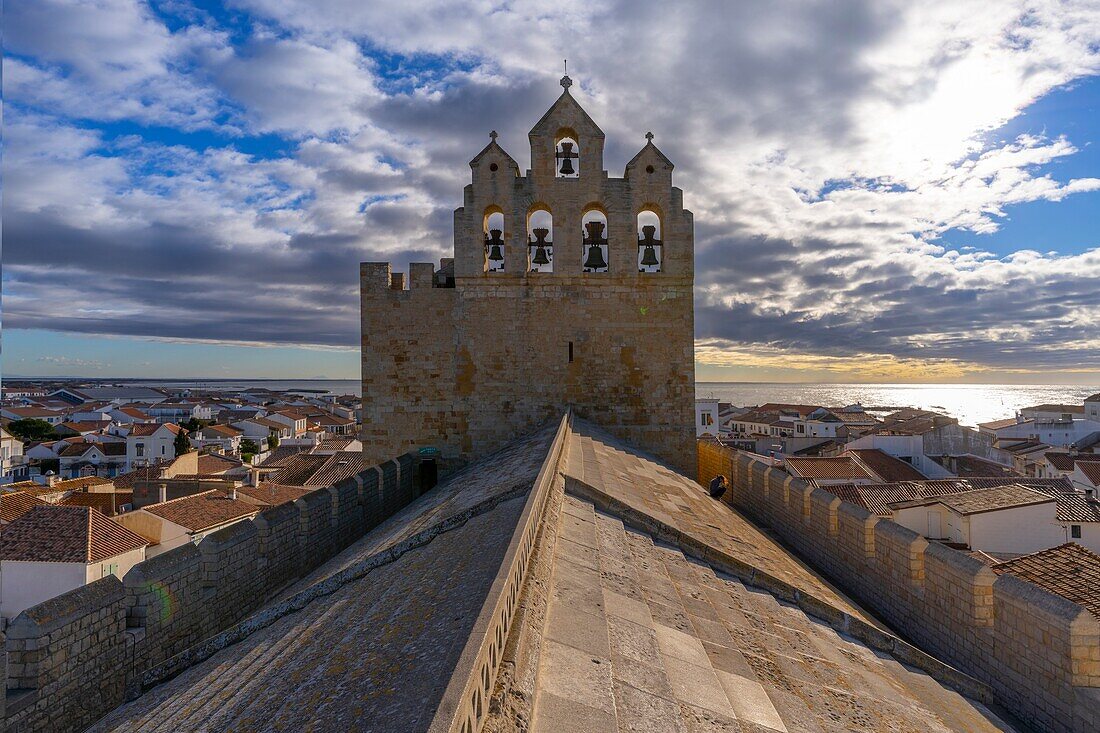 Church of Saintes-Maries-de-la Mer, Saintes-Maries-de-la Mer, Camargue, Bouches du Rhone, Provence-Alpes-Cote d'Azur, France, Mediterranean, Europe