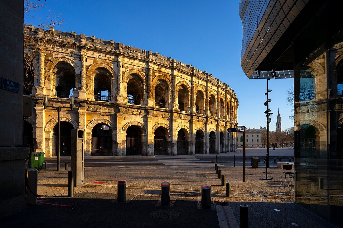 Die Arena von Nimes, römisches Amphitheater, Nimes, Gard, Okzitanien, Frankreich, Europa