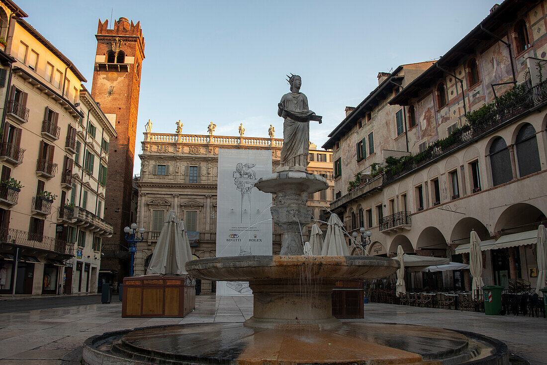 Fountain with the Madonna Verona statue, Piazza delle Erbe, Verona, Veneto, Italy
