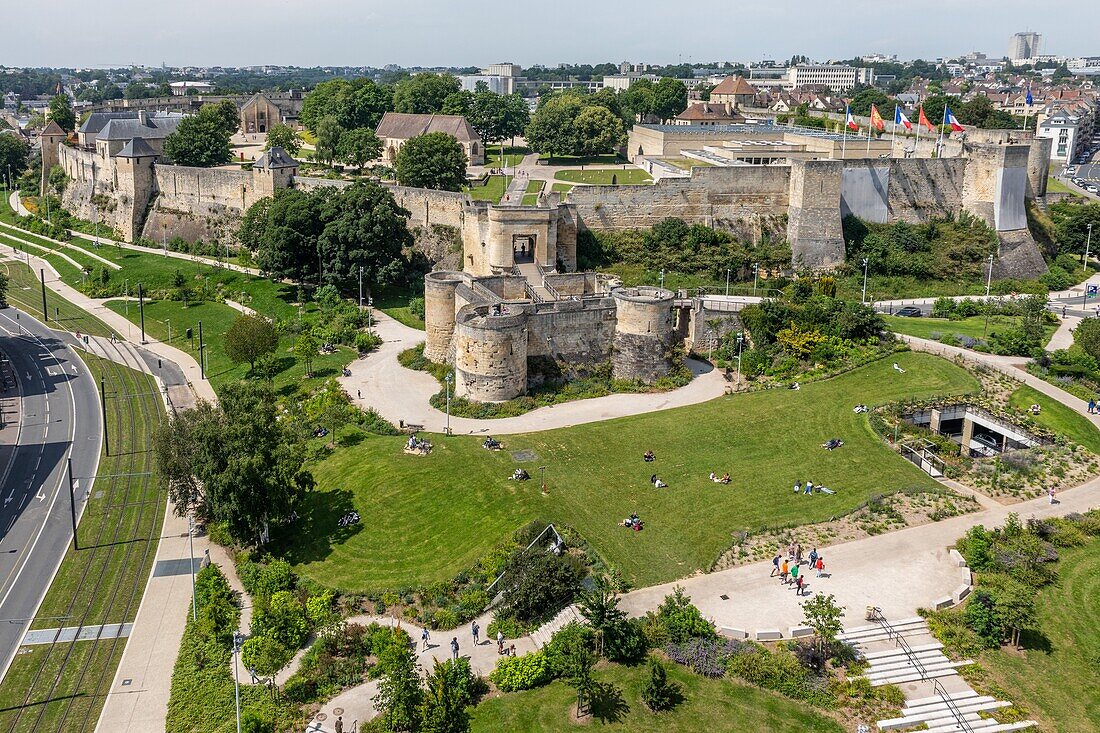 Gärten und das Schloss Wilhelms des Eroberers, Caen, Calvados, Normandie, Frankreich