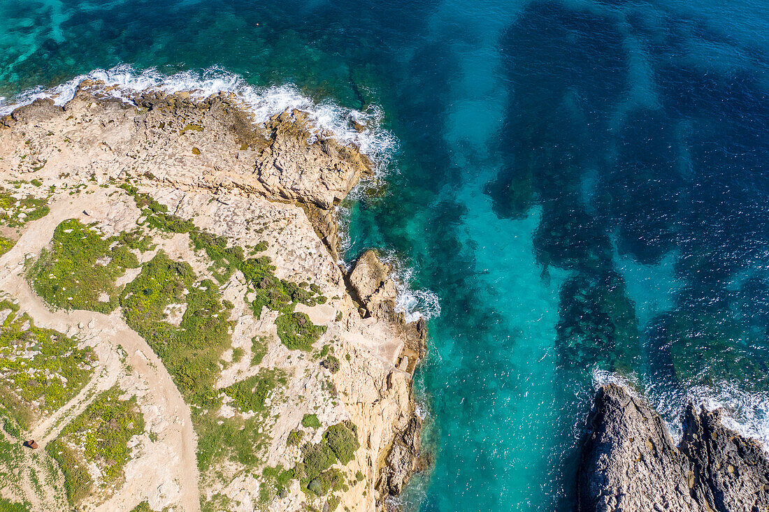 Malta, Gozo, Luftaufnahme von Hondoq ir Rummien Küste und Meer