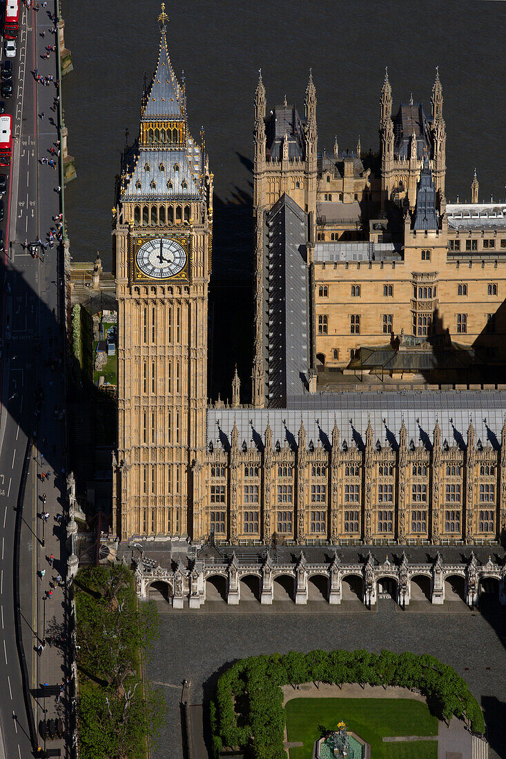 UK, London, Aerial view of Houses of Parliament and Elizabeth Tower