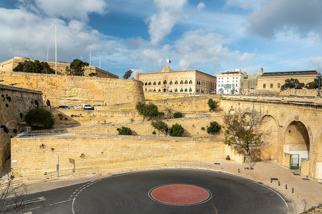 Malta, South Eastern Region, Valletta, City walls and old town architecture