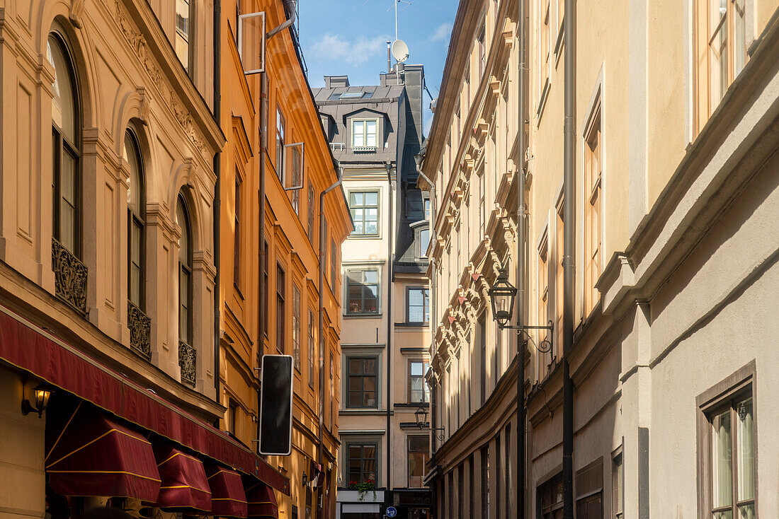 Schweden, Stockholm, Gamla Stan, enge Gassen mit historischen Häusern