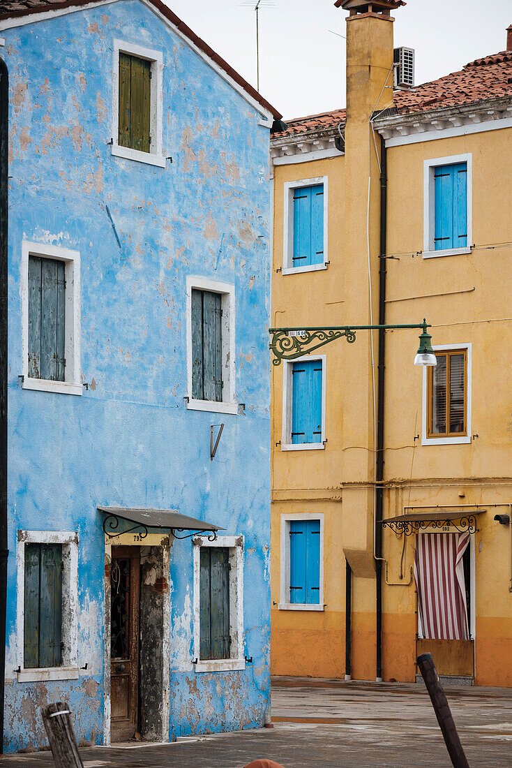 Italy, Veneto, Colorful buildings in Burano