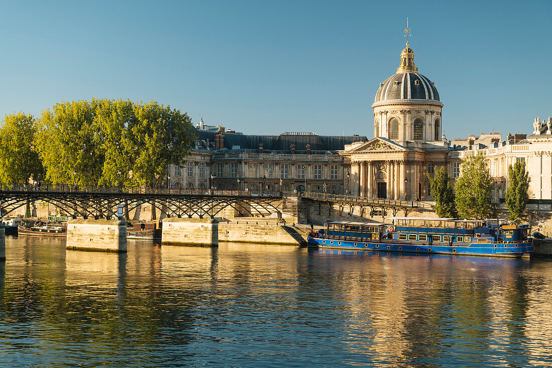 Frankreich, Paris, Seineufer und Institut de France