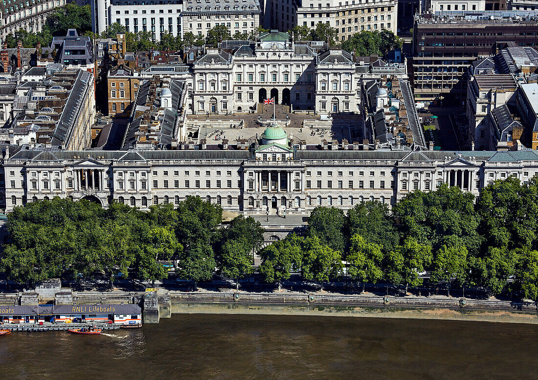 Großbritannien, London, Luftaufnahme von Somerset House und Themse