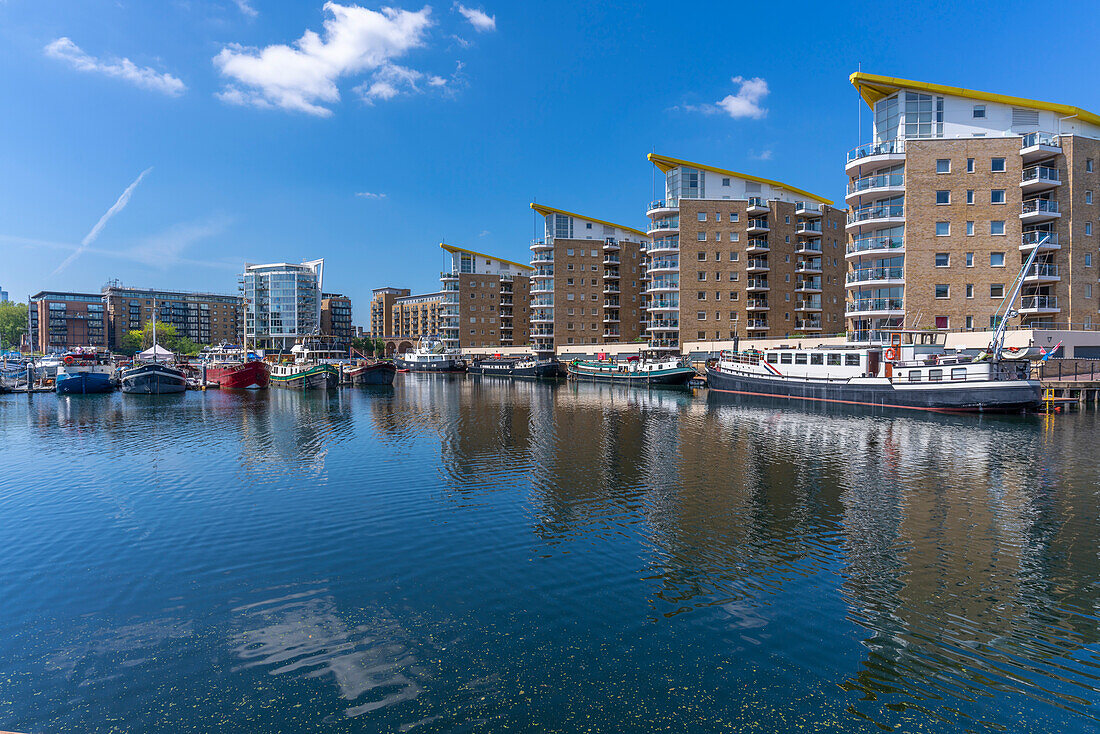 Blick auf den Jachthafen am Limehouse Basin, Tower Hamlets, London, England, Vereinigtes Königreich, Europa