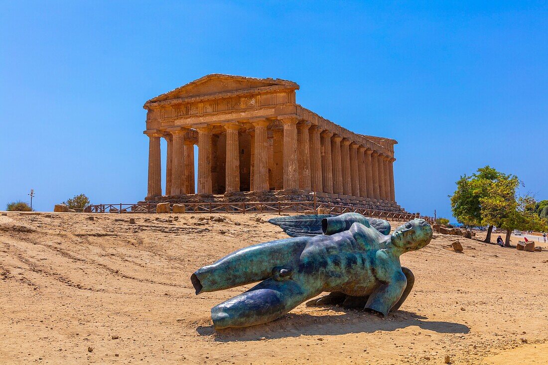 Temple of Concoria, Valley of the Temples, UNESCO World Heritage Site, Agrigento, Sicily, Italy, Europe