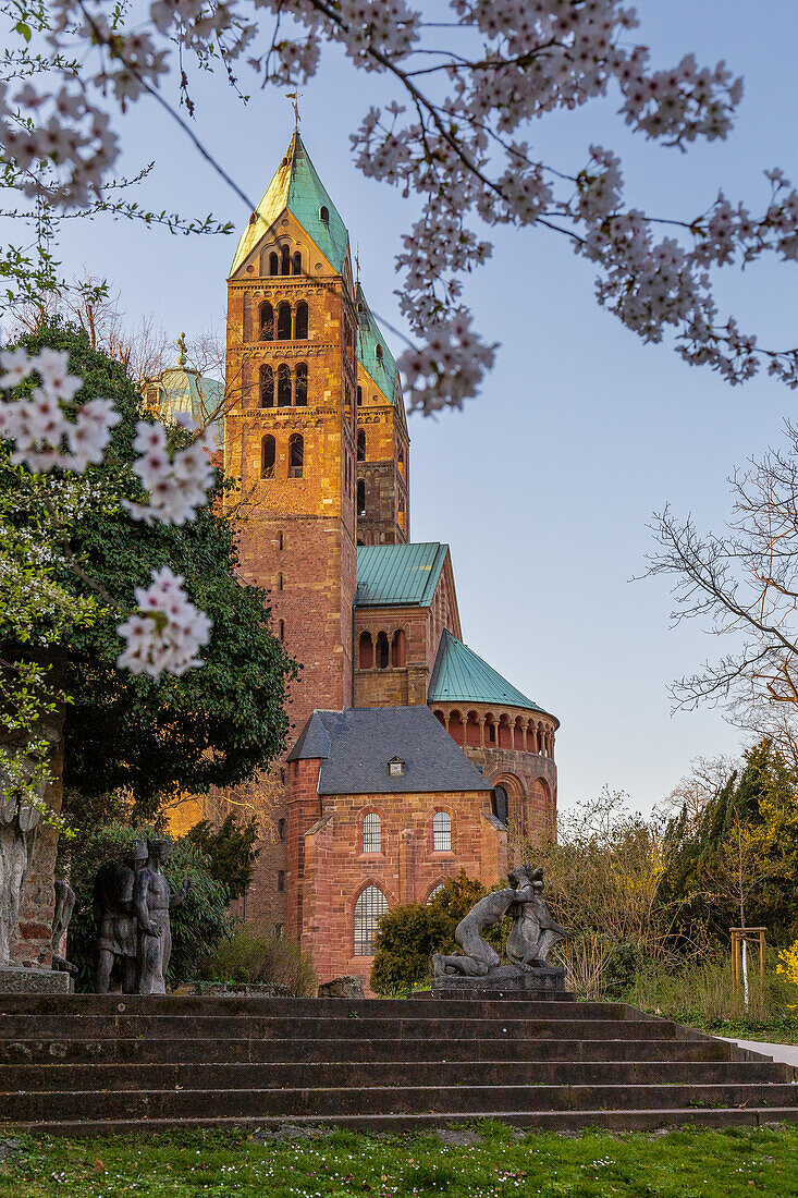 UNESCO Welterbe Dom zu Speyer in der Abenddämmerung, Speyer, Rheinland-Pfalz, Deutschland, Europa