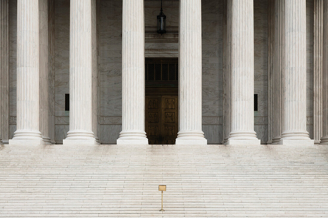 USA, DC, Washington, Columns at entrance to US Supreme Court