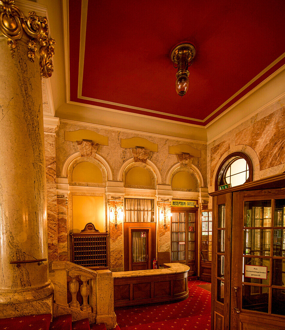 Foyer des 1906 - 1909 errichteten ehemaligen Grandhotels de l'Europe in Bad Gastein, Salzburger Land, Österreich