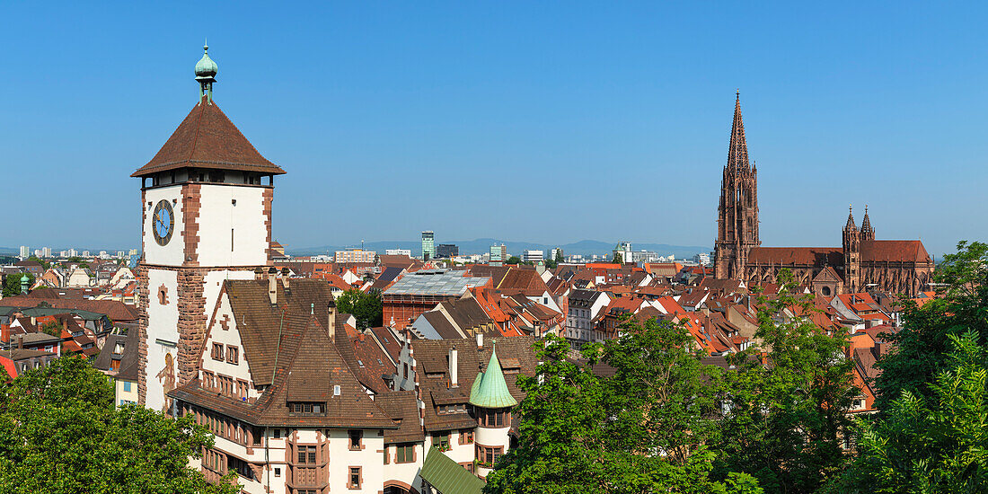 Schwabentor Tor und Kathedrale, Freiburgim Breisgau, Schwarzwald, Baden-Württemberg, Deutschland, Europa