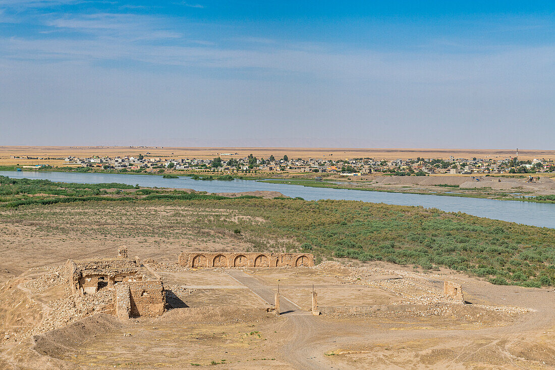 Blick über den Fluss Tigris von der alten assyrischen Stadt Assur (Assur), UNESCO-Weltkulturerbe, Irak, Naher Osten