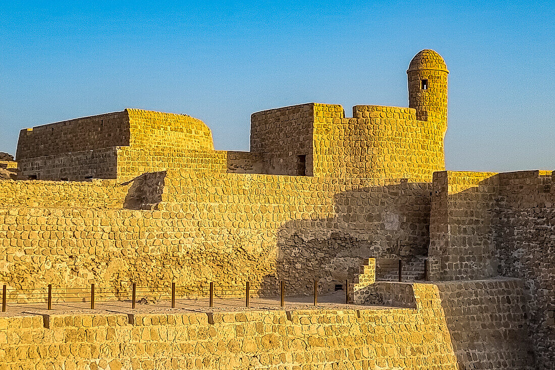 Qal'at al-Bahrain (Bahrain Fort), UNESCO World Heritage Site, Kingdom of Bahrain, Middle East