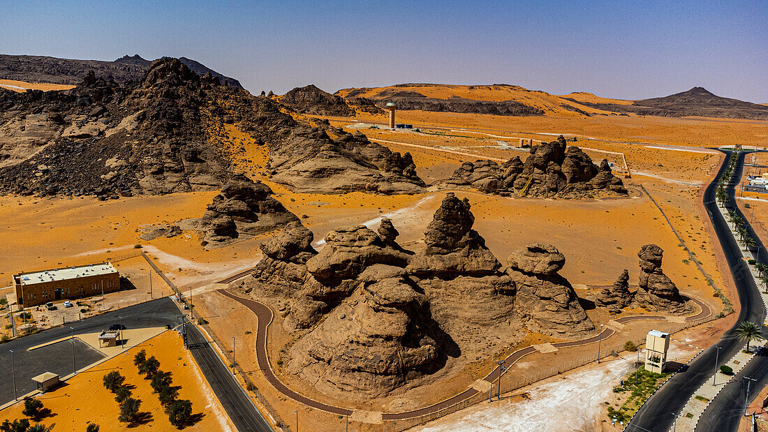 Luftaufnahme der Rock Art in der Region Ha'il, UNESCO-Weltkulturerbe, Jubbah, Königreich Saudi-Arabien, Naher Osten