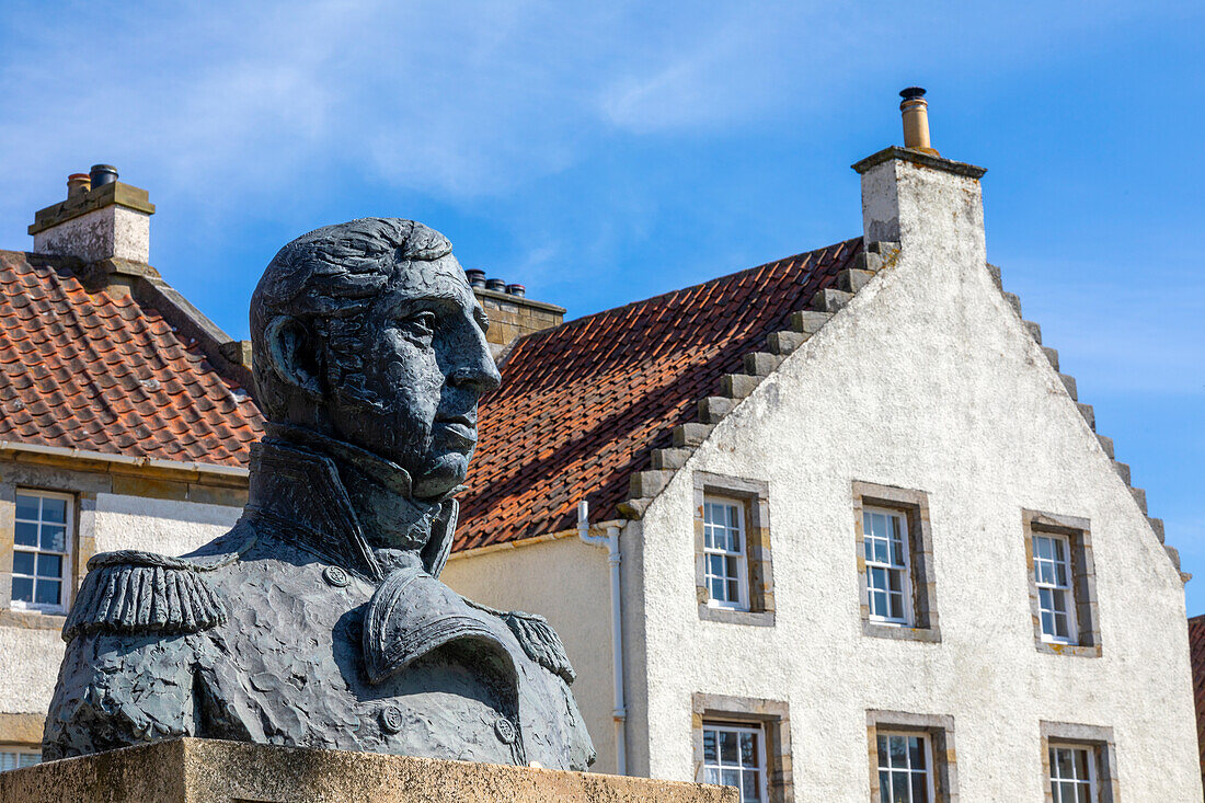 Büste von Konteradmiral Thomas Alexander Cochrane, Culross, Fife, Schottland, Vereinigtes Königreich, Europa