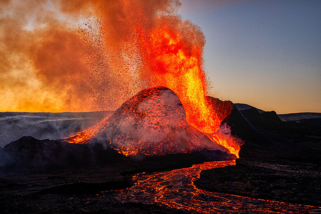 Der Vulkanausbruch Geldingadalir, Fagradalsfjall, Island, Polarregionen