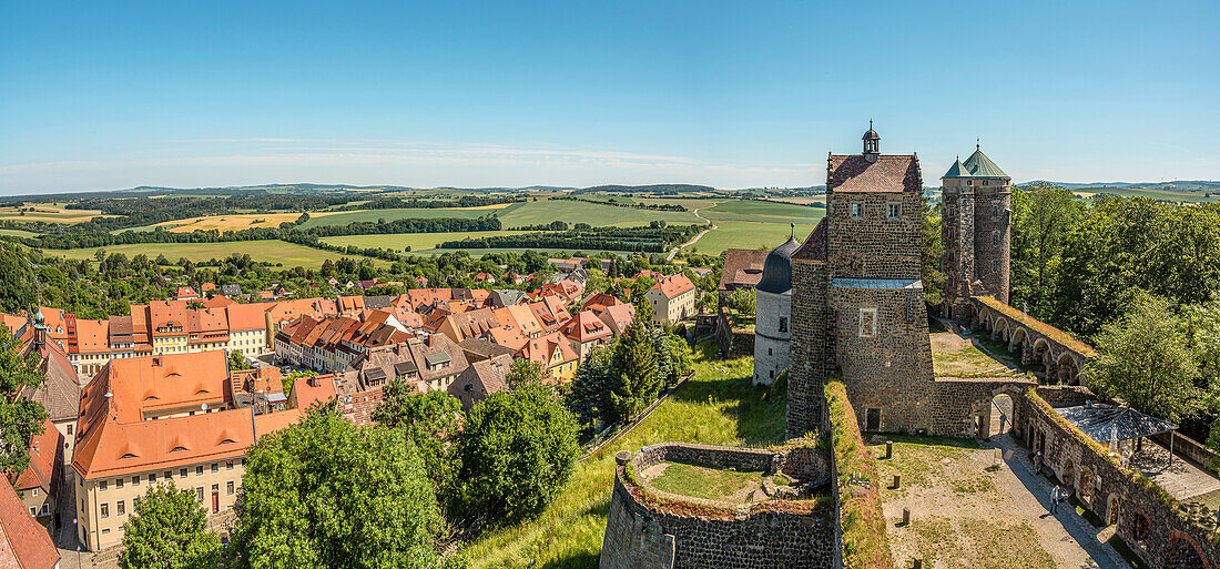 View from the Siebenspitzenturm over the town and Stolpen Castle, Saxony, Germany