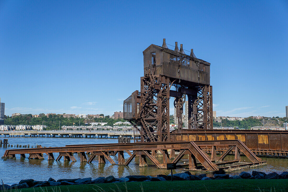 Ruins of New York Central Railroad 69th Street Transfer Bridge, Hudson River, Riverside Park South, New York City, New York, USA 