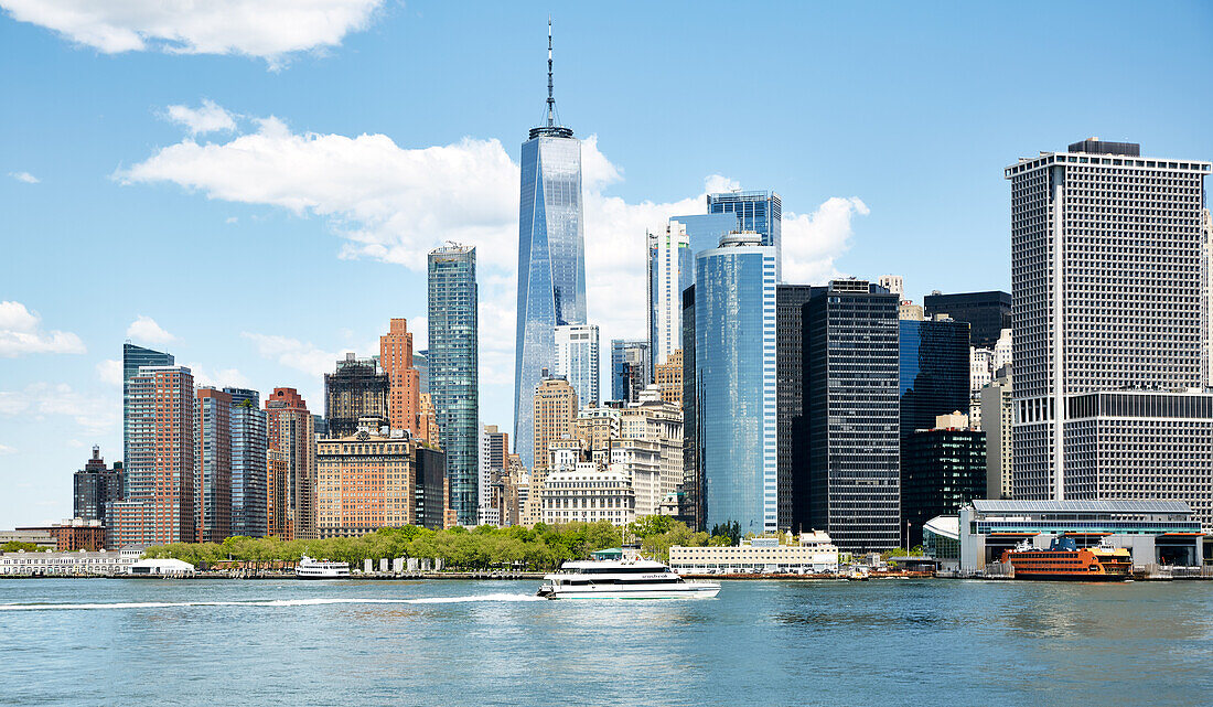 New York, New York City, Financial District Skyline mit One World Trade Center