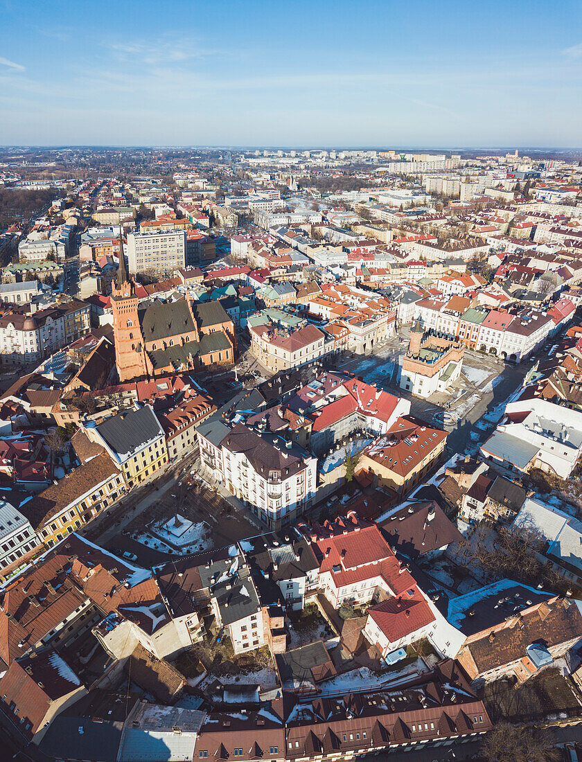Polen, Kleinpolen, Tarnow, Erhöhte Ansicht der Altstadt der Stadt im Winter