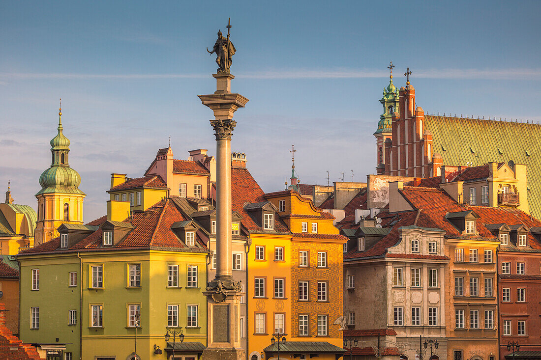 Polen, Masowien, Warschau, Denkmalsäule auf dem historischen Stadtplatz